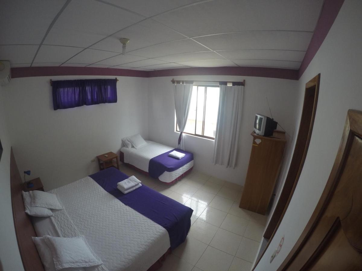Hotel La Gran Tortuga - ᯤ Starlink Puerto Villamil Dış mekan fotoğraf