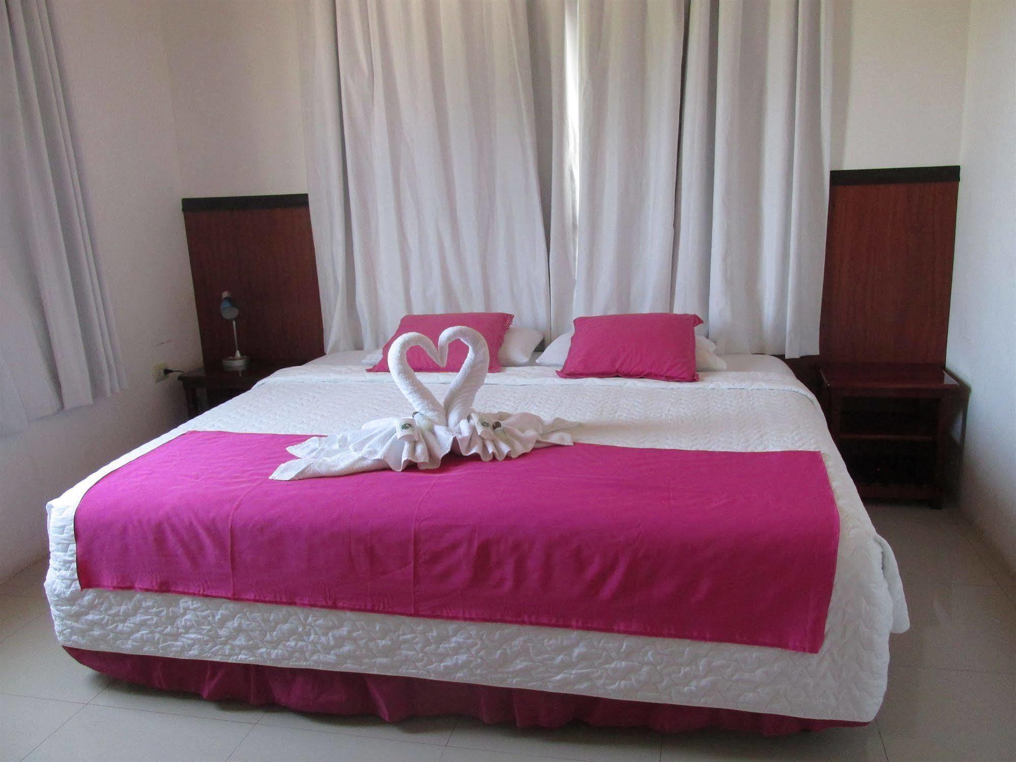 Hotel La Gran Tortuga - ᯤ Starlink Puerto Villamil Dış mekan fotoğraf
