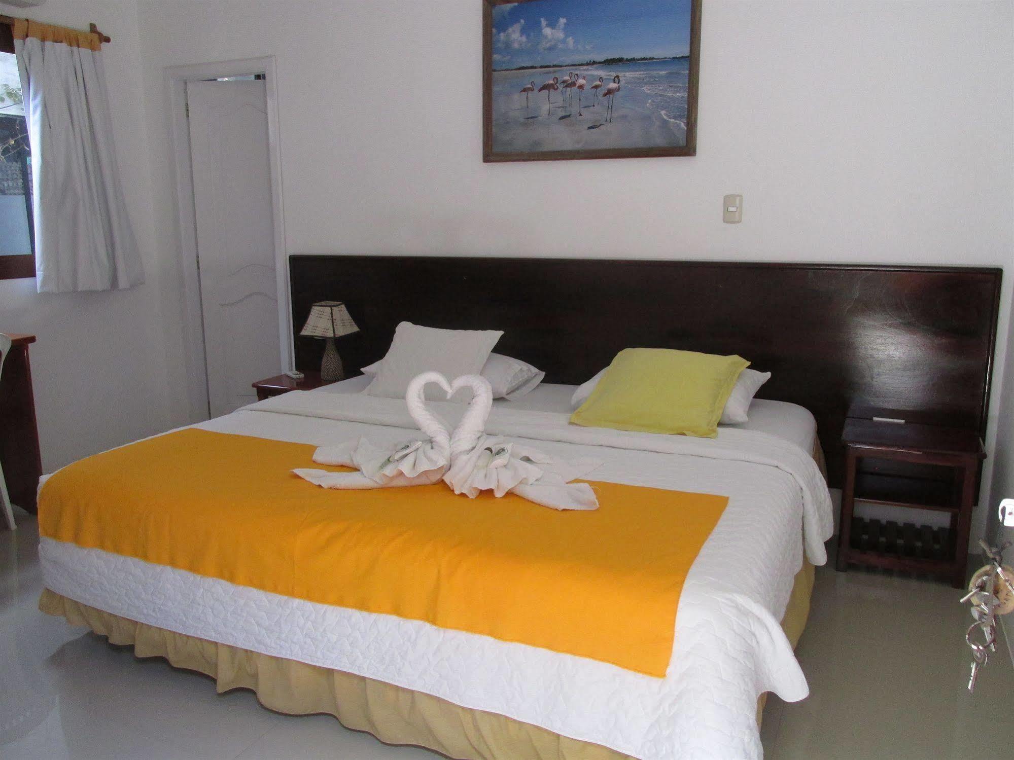 Hotel La Gran Tortuga - ᯤ Starlink Puerto Villamil Dış mekan fotoğraf